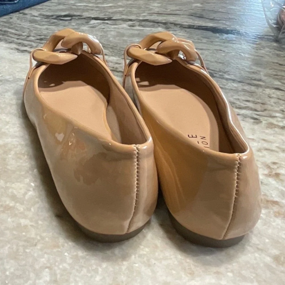 Journee Collection Flats Women‎ 5.5 Tan Patent Pointed Toe Chain Detail Slip On